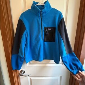 Patagonia Bright Blue Fleece with Multicolor Logo